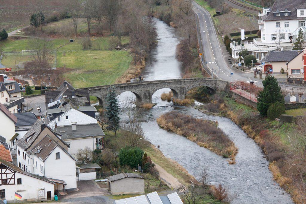 Die Brücke in Rech vor der Flut