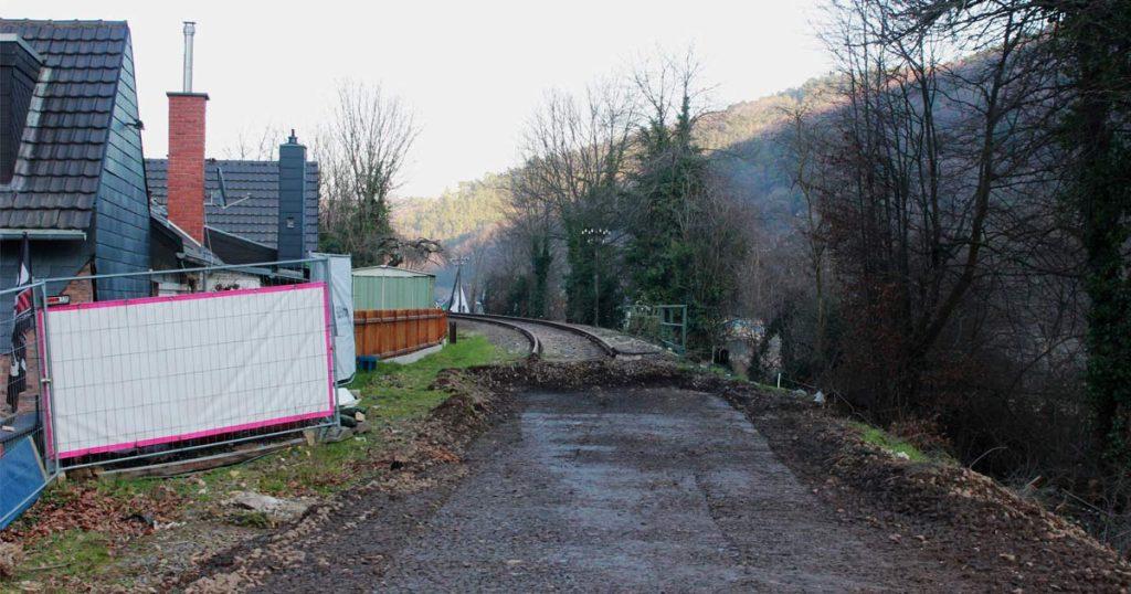 Aufbau der Ahrtalbahn. Start bei Walporzheim