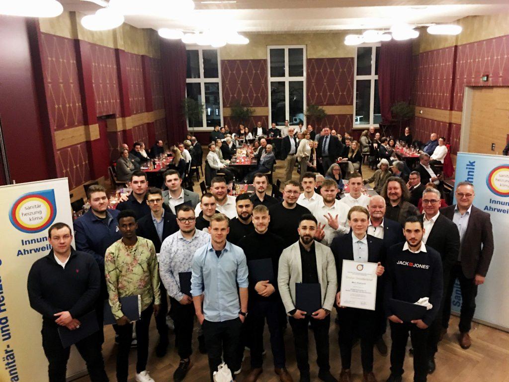 Im Culinarium in Dernau feierten alle neuen Gesellen der SHK-Innung mit ihren Familien, Ausbildern Lehrern und Ehrengästen.