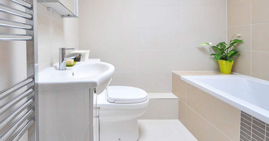 Ein modernes Badezimmer