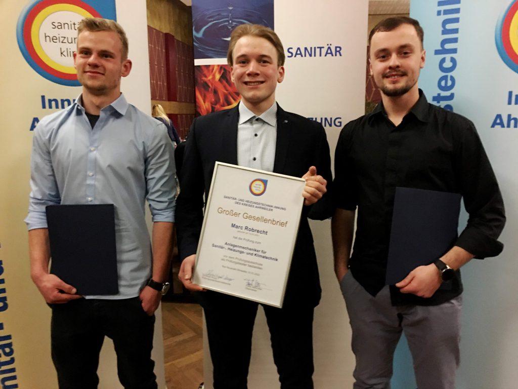 Die drei besten SHK Azubis (v.l.) Ramon de Paris 3. Platz, Marc Robrecht 1. Platz und Art Lepaja 2. Platz.