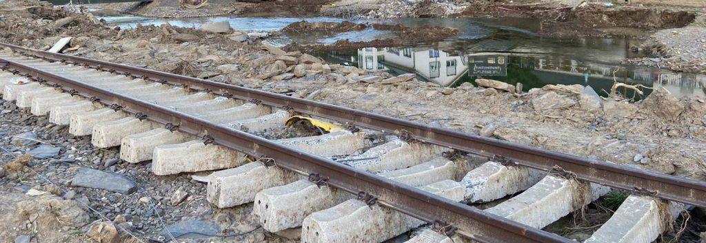 Die alten Gleise der Ahrtalbahn bei Dernau