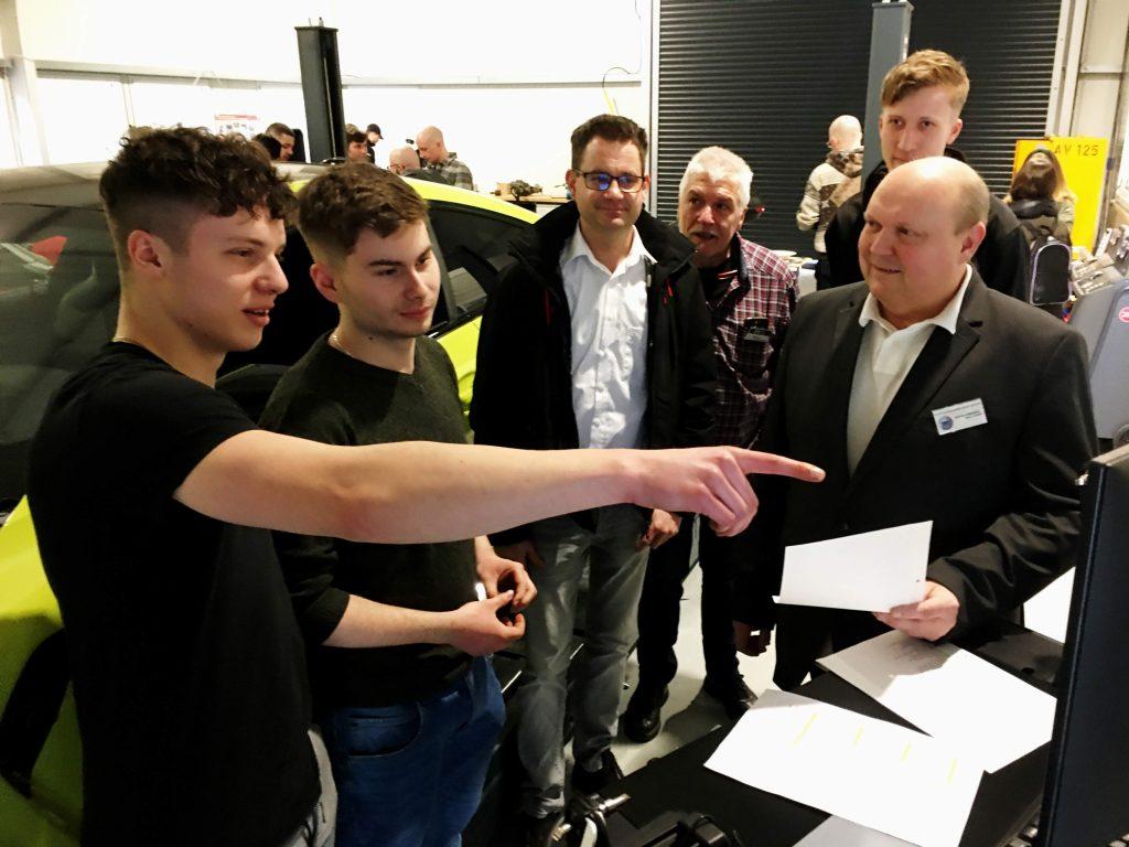 Großes Interesse bei den Besuchern des Berufsinfomarktes